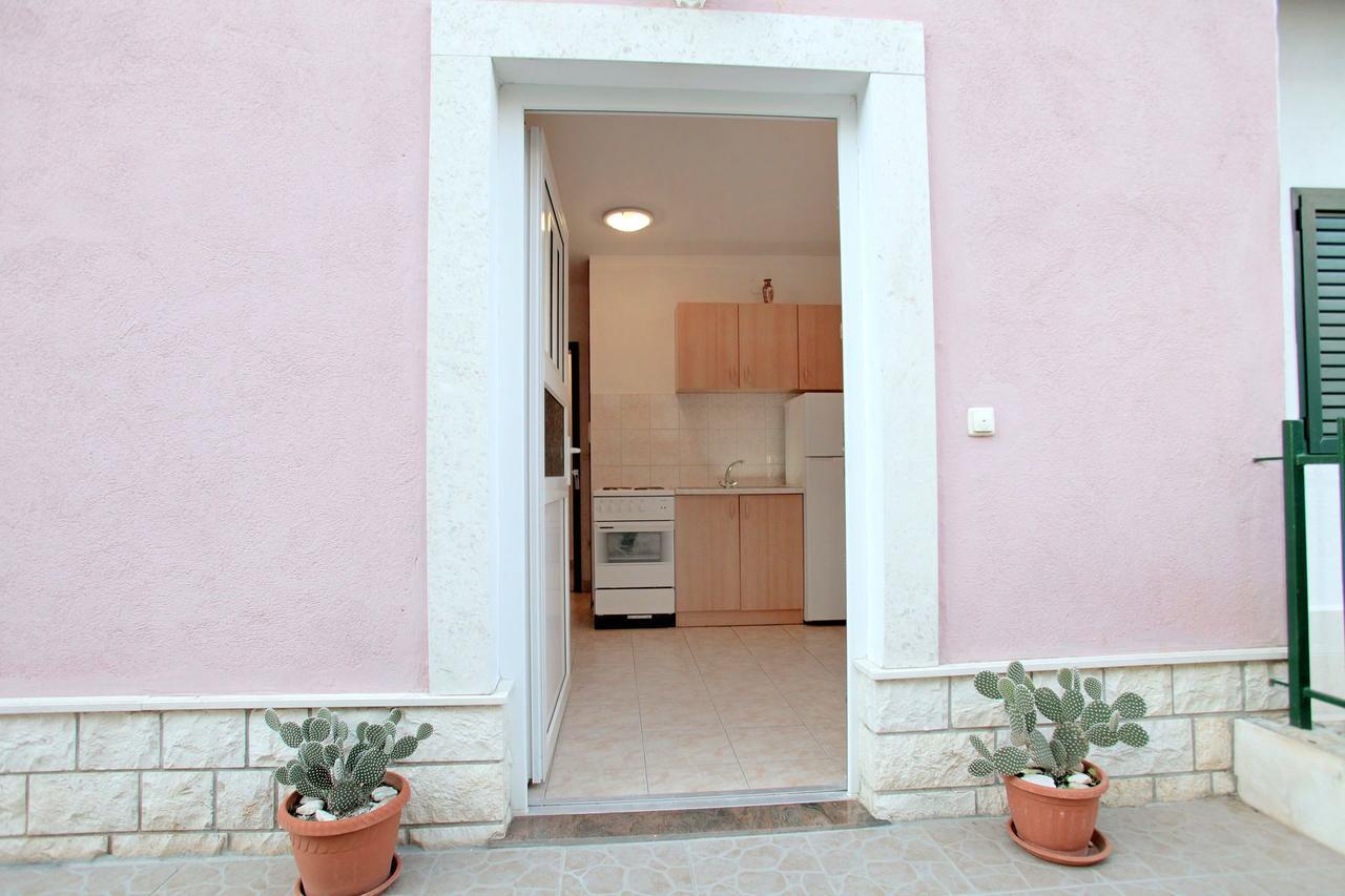 Apartments Iva Trogir Exterior photo